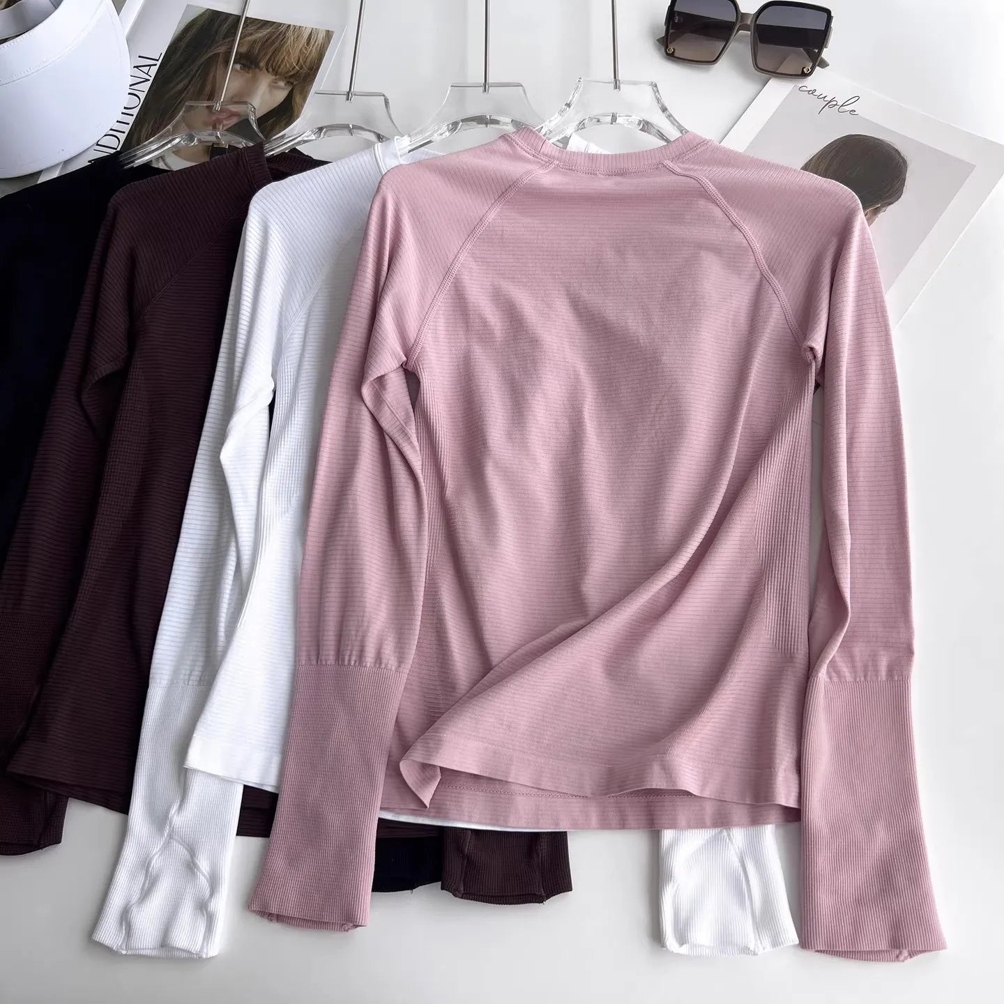 Ultra-Lightweight Seamless Yoga Top with Thumb Holes - Quick-Dry, Moisture-Wicking, No Chafing, Ideal for Any Workout!