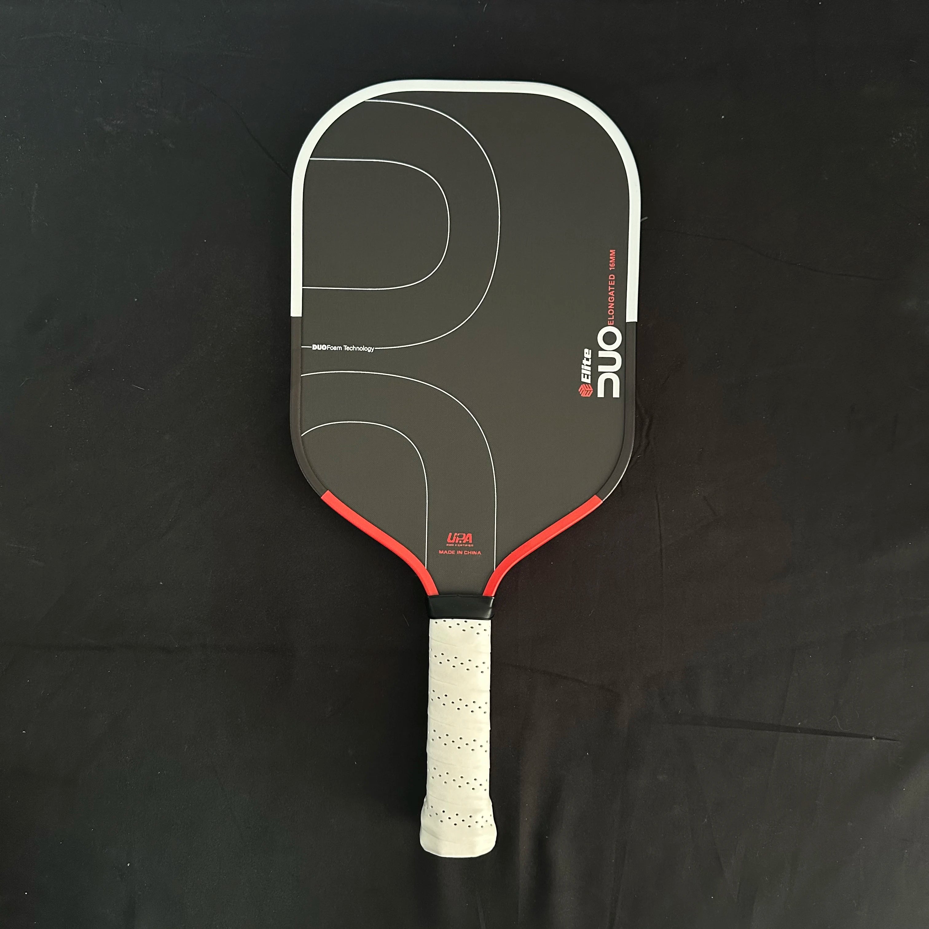 DUO-FOAM Pickleball Paddle Black Foam Core Increases Sweet Spot 3-Layer Carbon Fiber Rough Cloth pattern