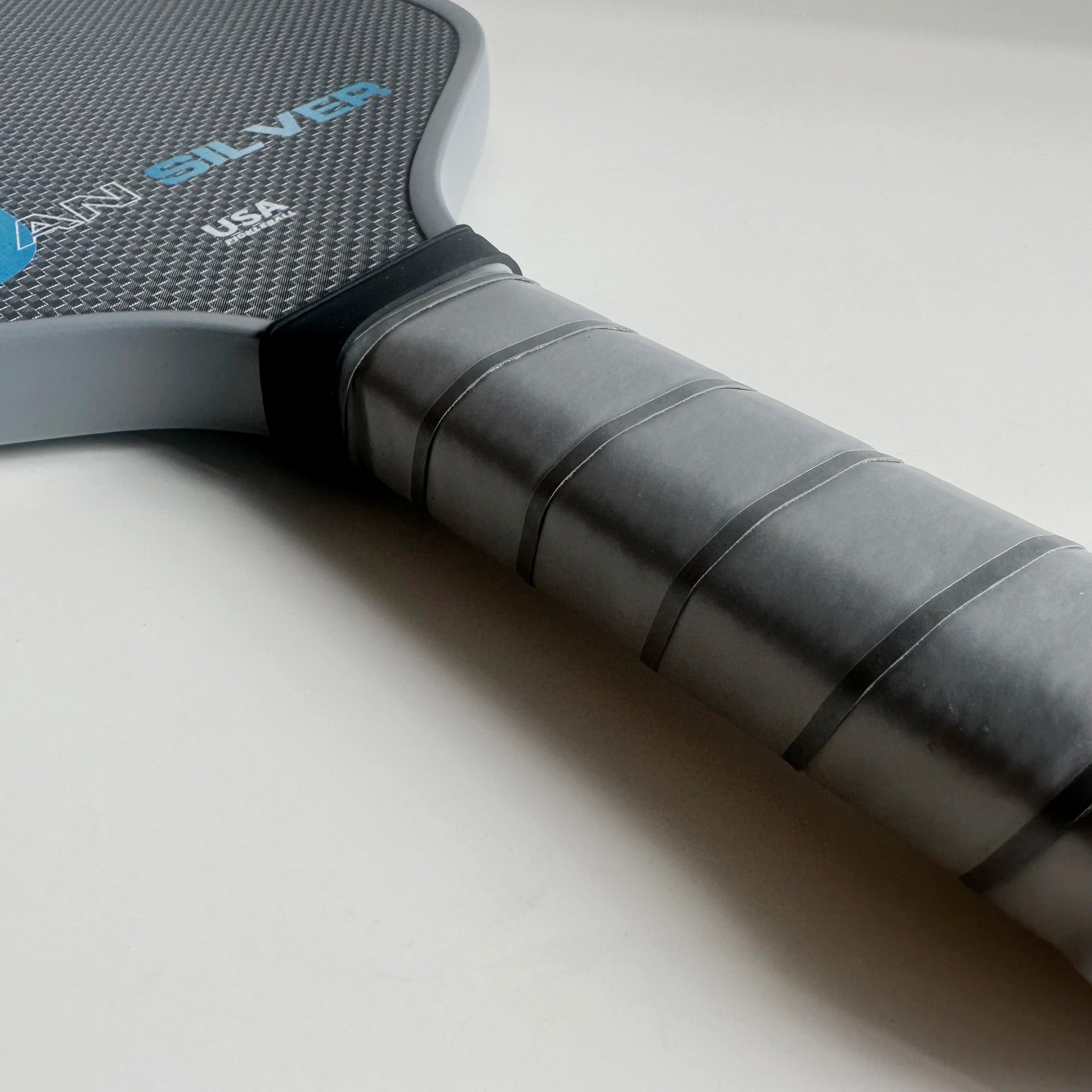 Titanium Silver Thread T700 Carbon Fiber Pickleball Paddle with Large Sweet Spot High Friction Extended Handle Offensive Type