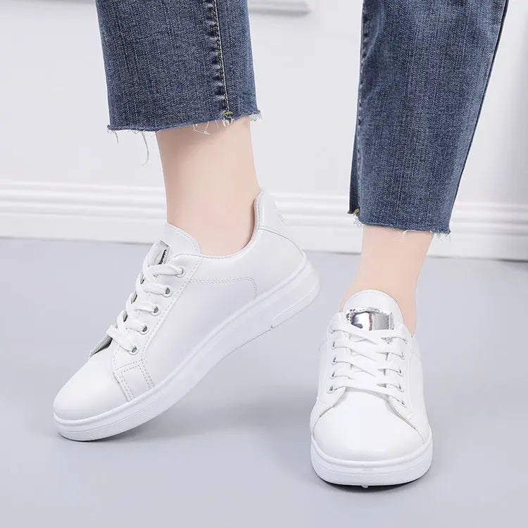 Spring Women Casual Shoes White Breathable Embroidered Flower Lace-Up Women Sneakers Fashion Korean version Women Tennis shoes