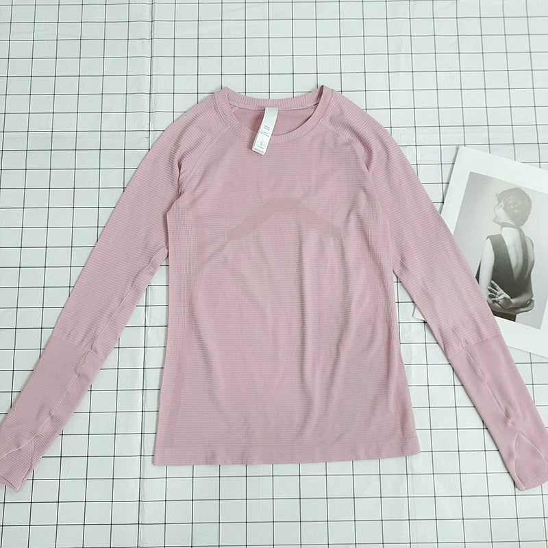 Ultra-Lightweight Seamless Yoga Top with Thumb Holes - Quick-Dry, Moisture-Wicking, No Chafing, Ideal for Any Workout!