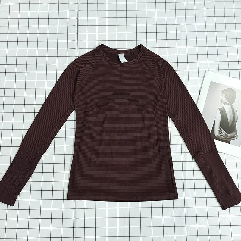 Ultra-Lightweight Seamless Yoga Top with Thumb Holes - Quick-Dry, Moisture-Wicking, No Chafing, Ideal for Any Workout!