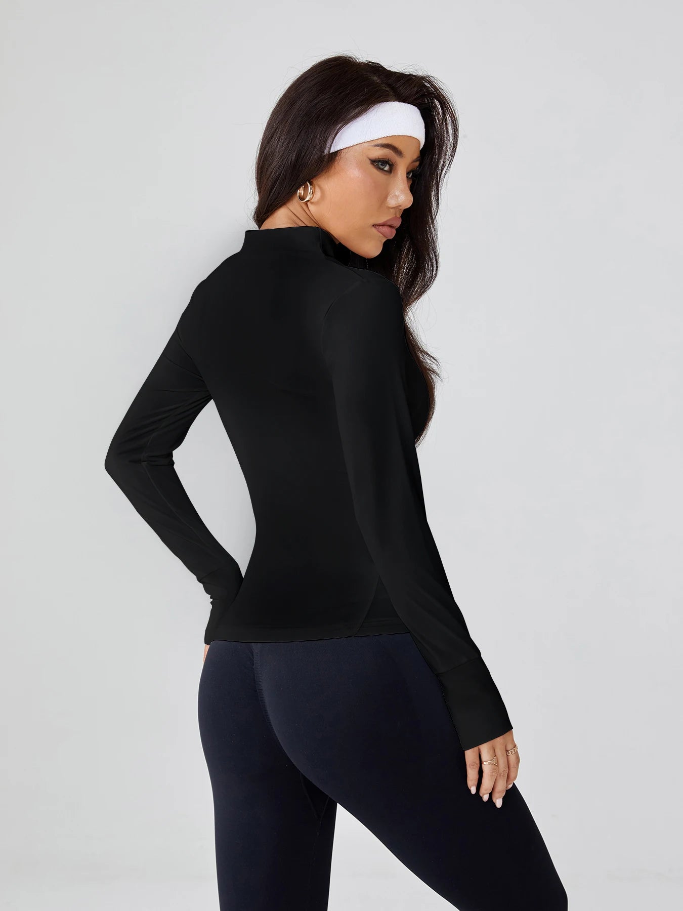 Yoga Crop Top for Fall & Winter - Slim-Fitting Athletic Shirt with Elevated Style, Perfect as Base Layer or Outerwear