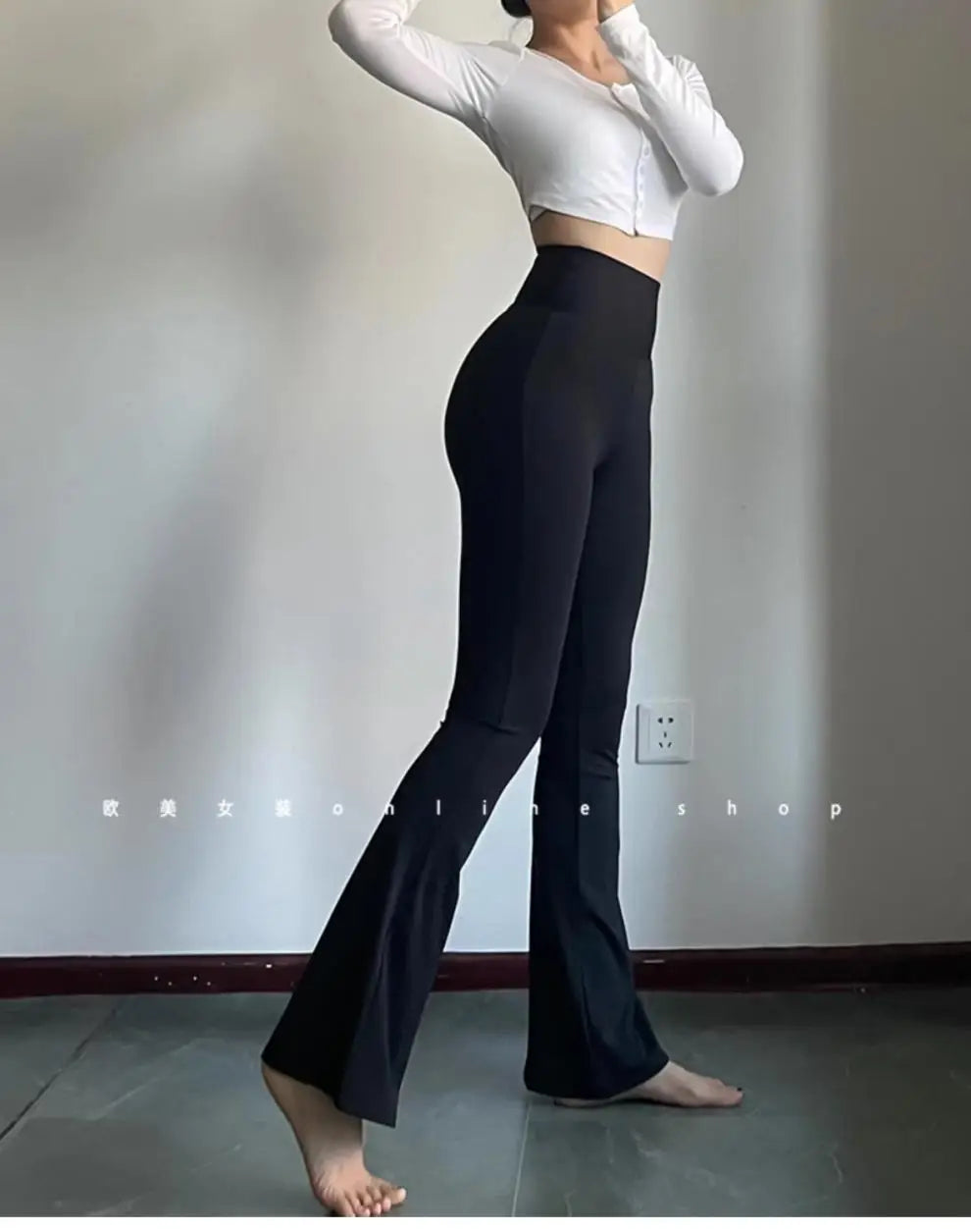 Leopard print yoga pants are breathable and make legs look longer. Slightly flared pants. High-waisted sports Pilates pants.
