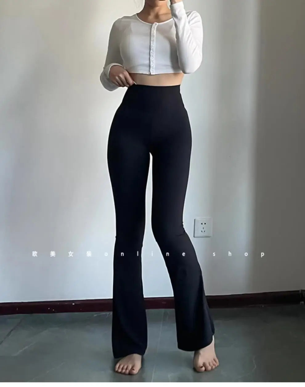 Leopard print yoga pants are breathable and make legs look longer. Slightly flared pants. High-waisted sports Pilates pants.