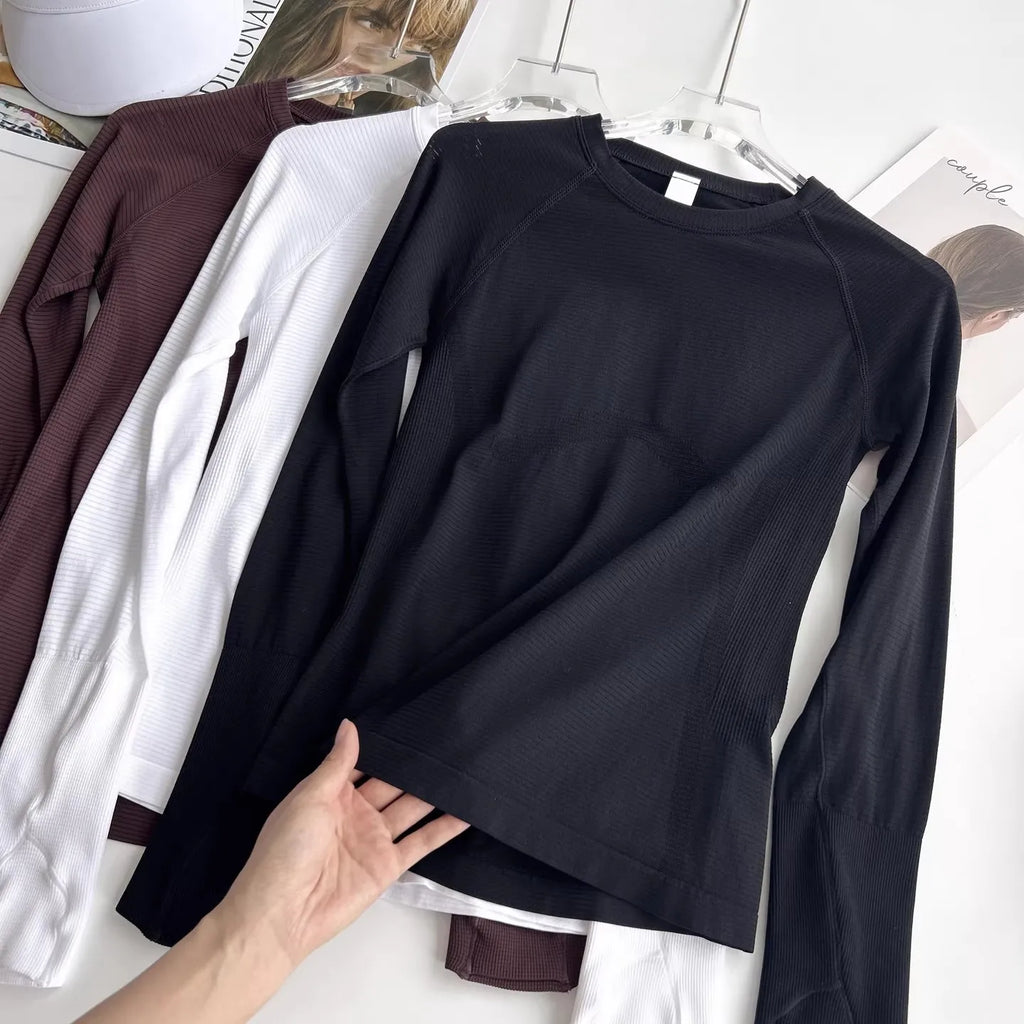 Ultra-Lightweight Seamless Yoga Top with Thumb Holes - Quick-Dry, Moisture-Wicking, No Chafing, Ideal for Any Workout!
