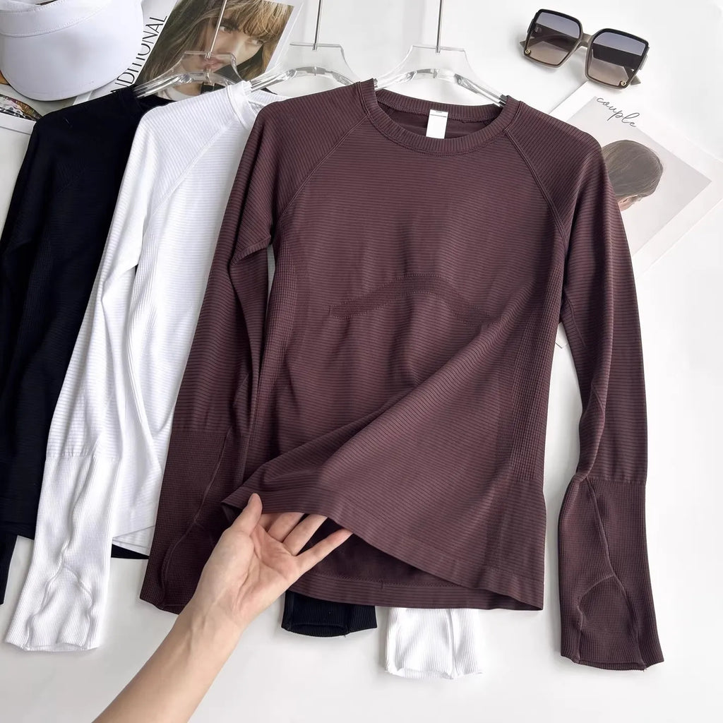 Ultra-Lightweight Seamless Yoga Top with Thumb Holes - Quick-Dry, Moisture-Wicking, No Chafing, Ideal for Any Workout!